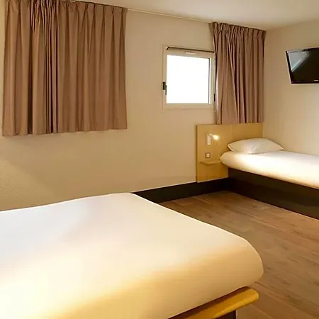 Hotel Angouleme 2*